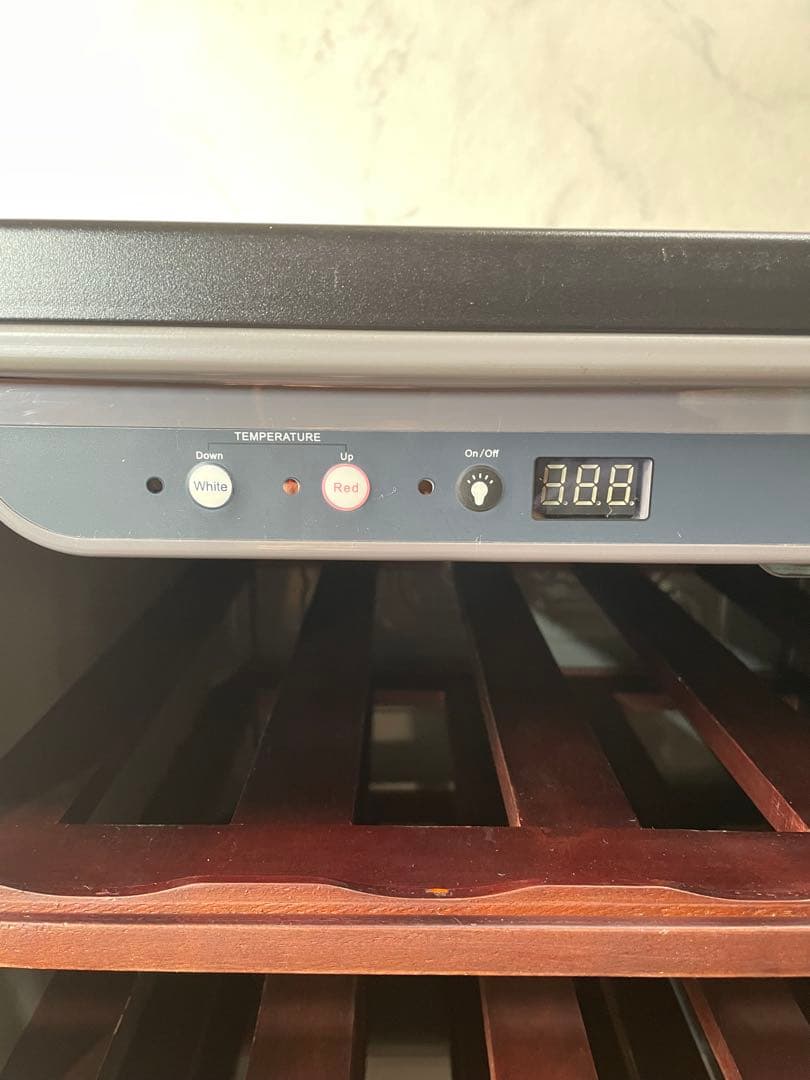 961 フォルスタージャパン ワインセラー おしゃれブラックデザイン 右開き