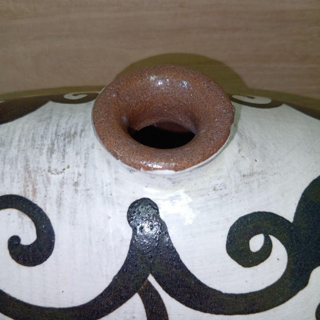 粉青沙器ぶんせんさいき 鉄絵唐草文長頸てつえからくさもんちょうけい