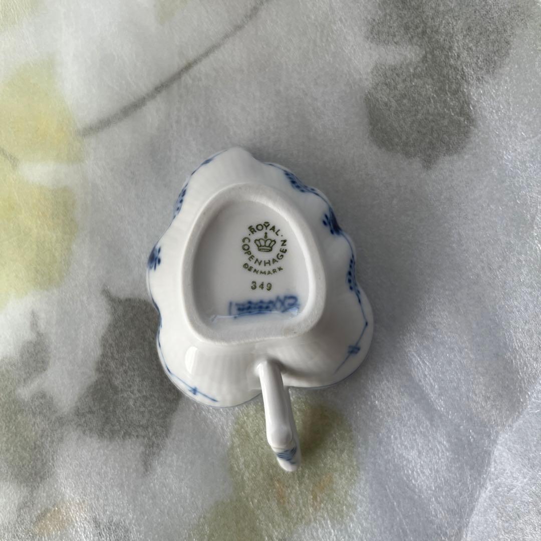 ロイヤルコペンハーゲン　ブルーフルーテッド　リーフ（小）