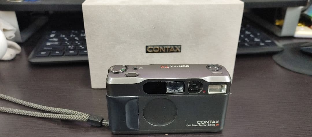 CONTAX T2 　チタンコンパクトフィルムカメラ