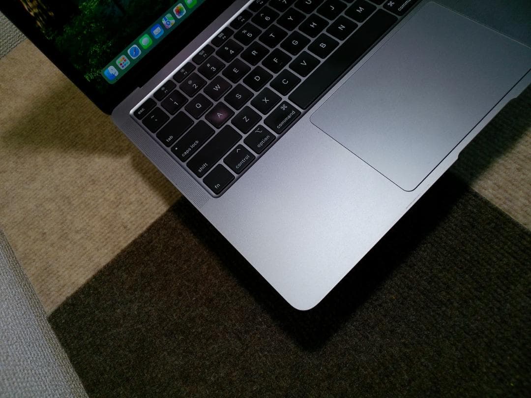 Mac Air 2020 A2179 13㌅ バッテリー正常『充放電3回』