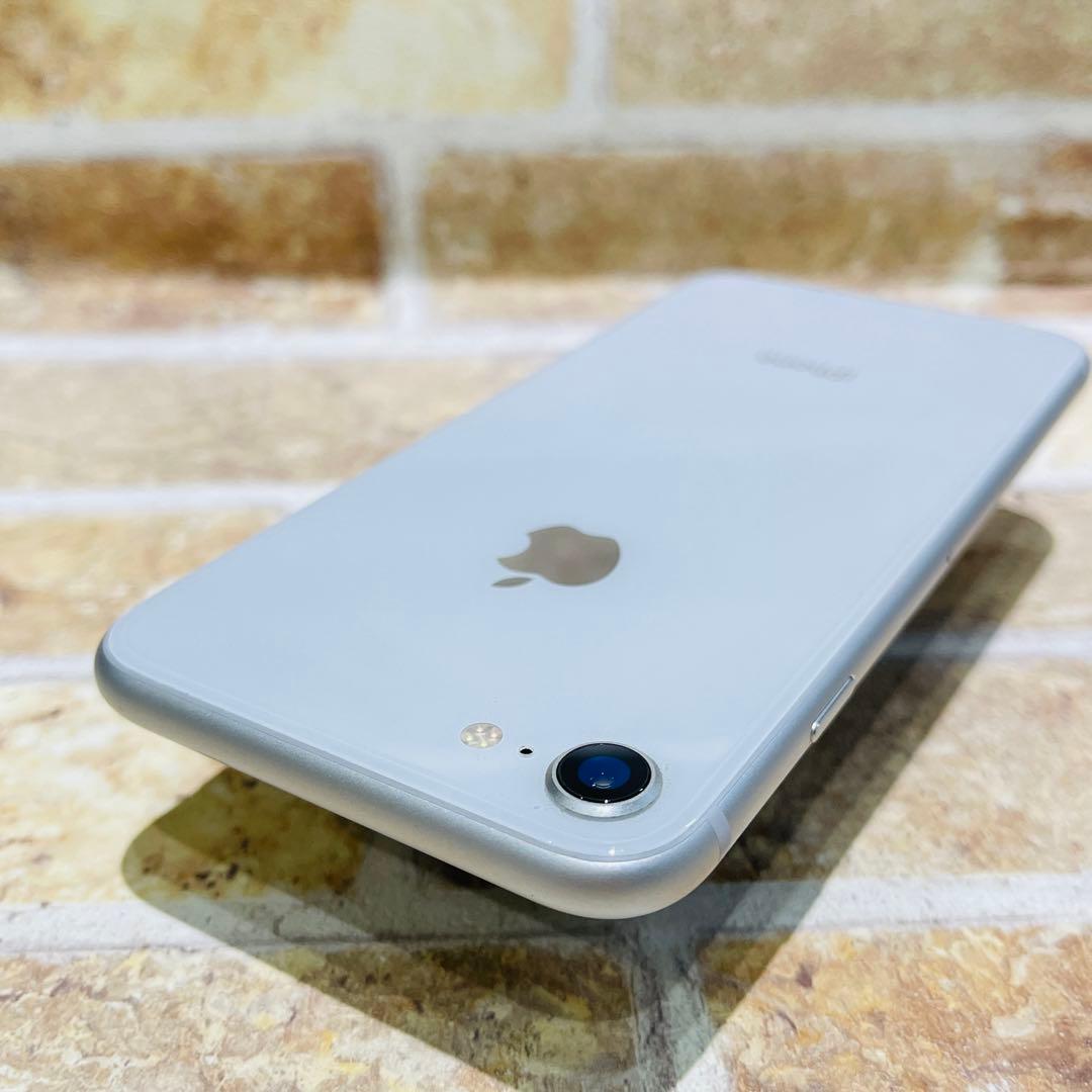 SIMフリー iPhone8 64GB シルバー 新品電池