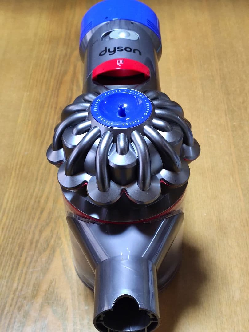 ダイソンV8 SV10 掃除機 完全分解清掃済み動作品 純正バッテリー２つセット