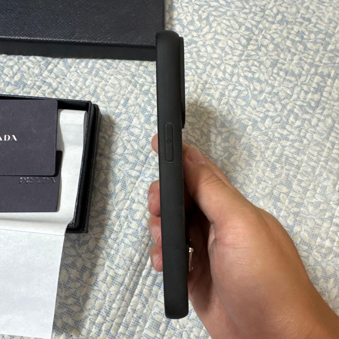 Quma　PRADA ブラックレザー iPhone15pro用ケース