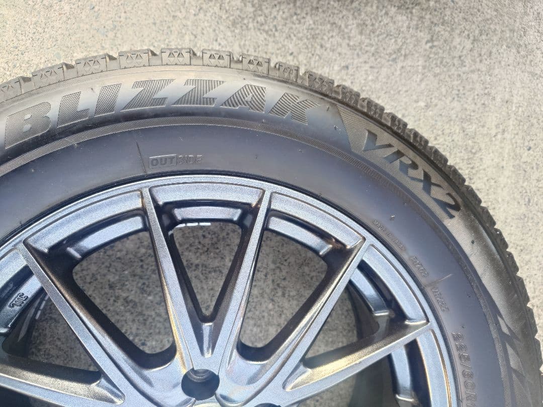 アルファード30系 スタッドレスタイヤ·アルミ