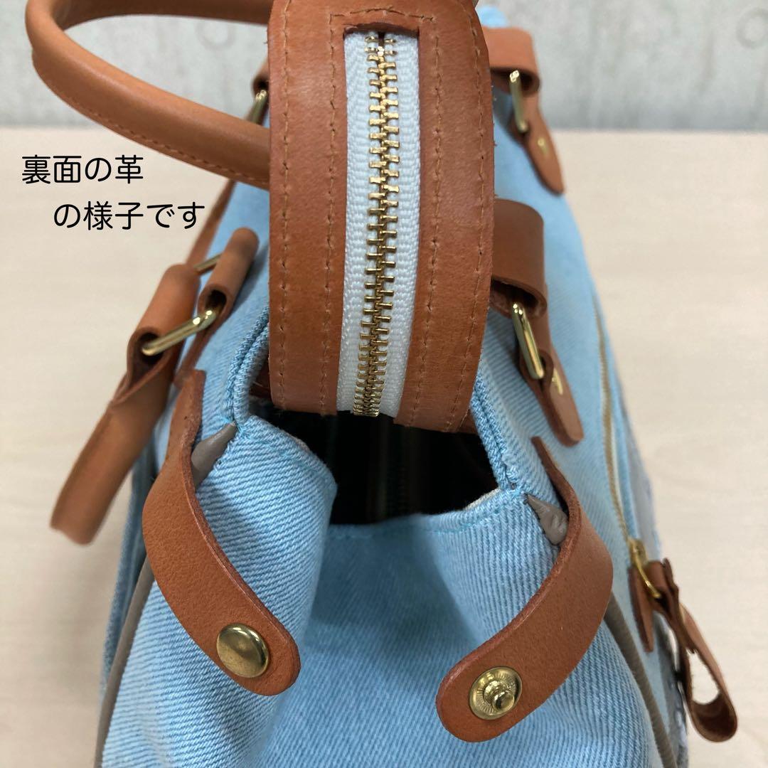 デニムリメイク✖︎本革　2wayハンドバッグ　刺繍花柄　チャーム 底板底鋲付き