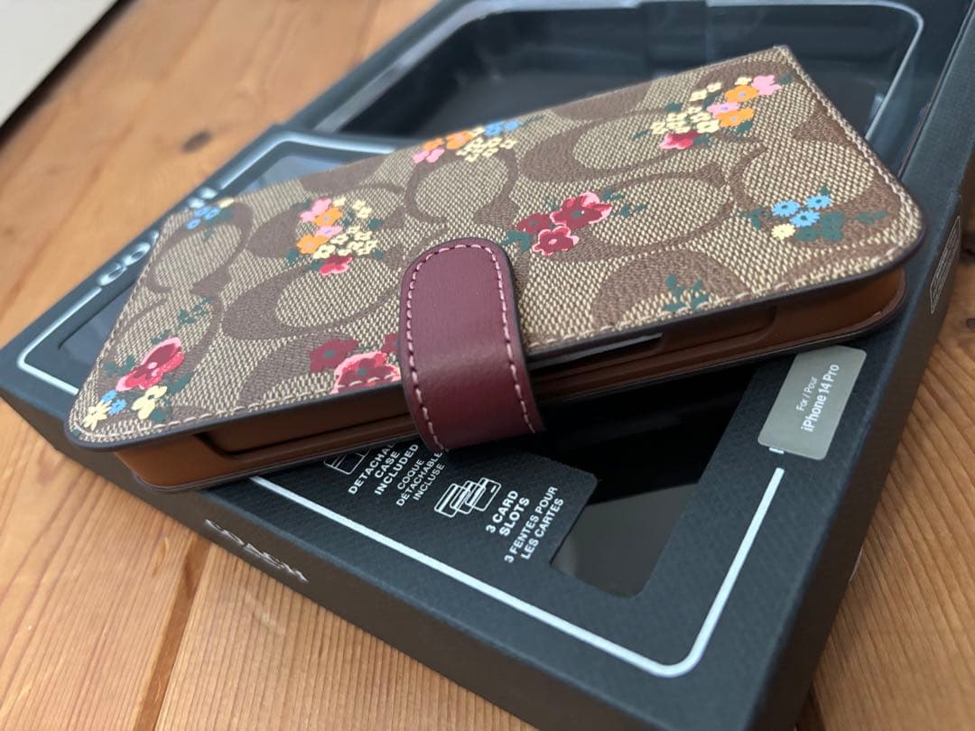 新品 coach スマホケース フラワー iPhone14Pro