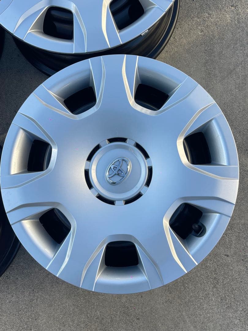 純正　TOYOTA ハイエース　200系　15×6J 　PCD 139.7 6穴