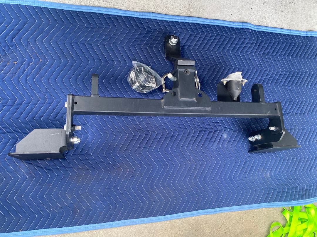 zvw 50 プリウス　ヒッチメンバー