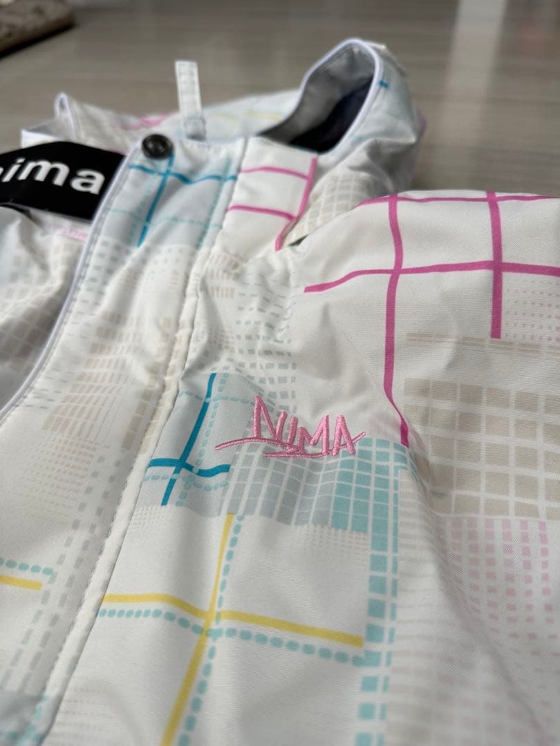 【新品未使用】nima スキーウェア　上下セット　サイズ140cm