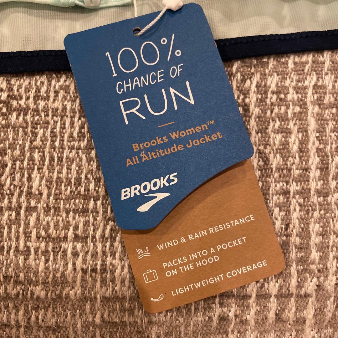 Brooks ウィンドブレーカー