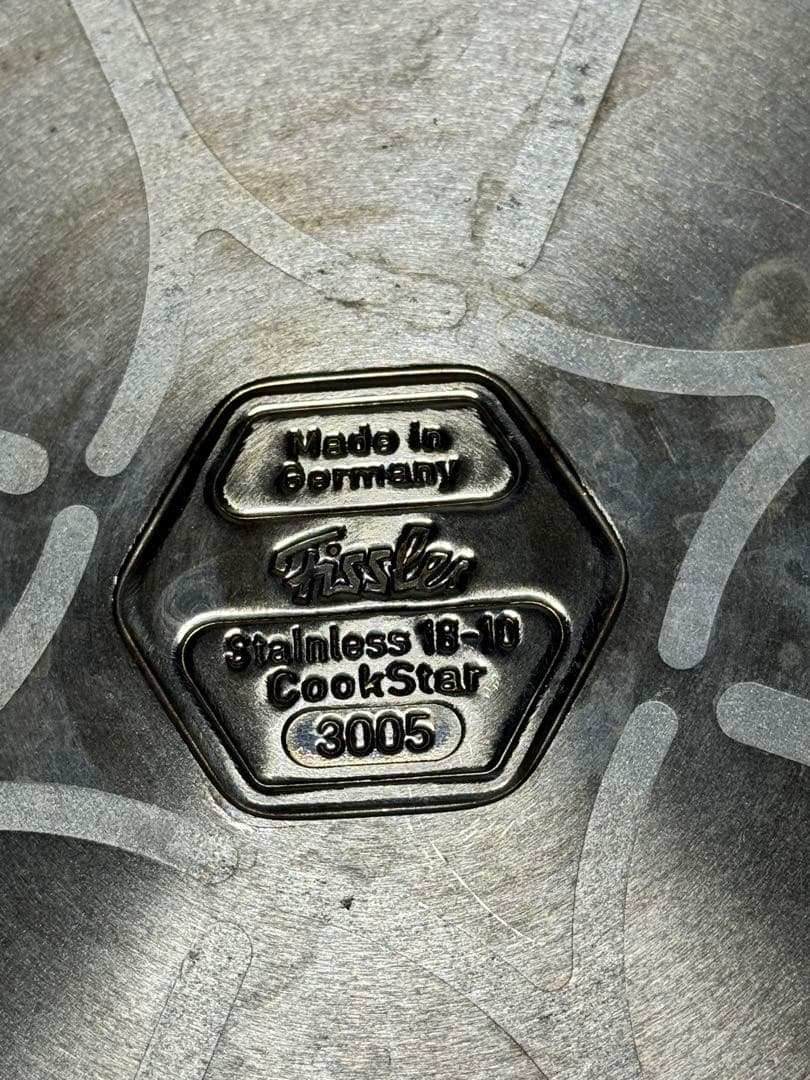 フィスラー クックスター　サーブパン 24㎝ 両手鍋ドームリッド付き