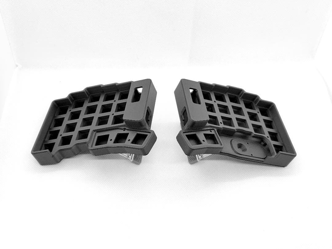 Keyball39ケース 可変テンティング、パームレスト付き