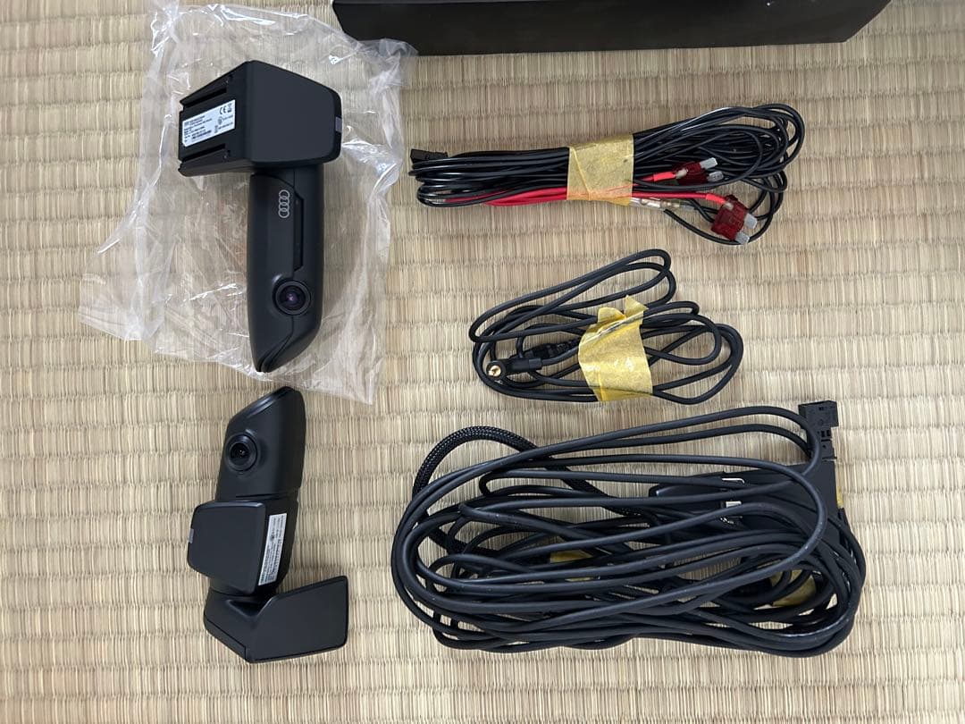 アクセサリー Audi Universal Traffic Recorder 2.0