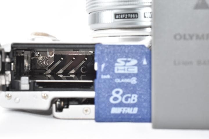 【美品】OLYMPUS PEN E-PL8 ホワイト レンズキット