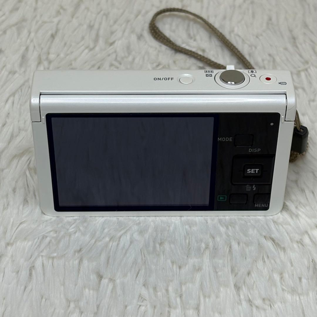 美品　CASIO カメラ　EX-ZR70 充電器　箱　ホワイト コンデジ　動作品