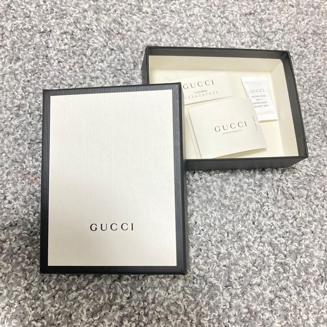 GC ロゴ ホワイトレザー 名刺入れ　箱付き GUCCI グッチ