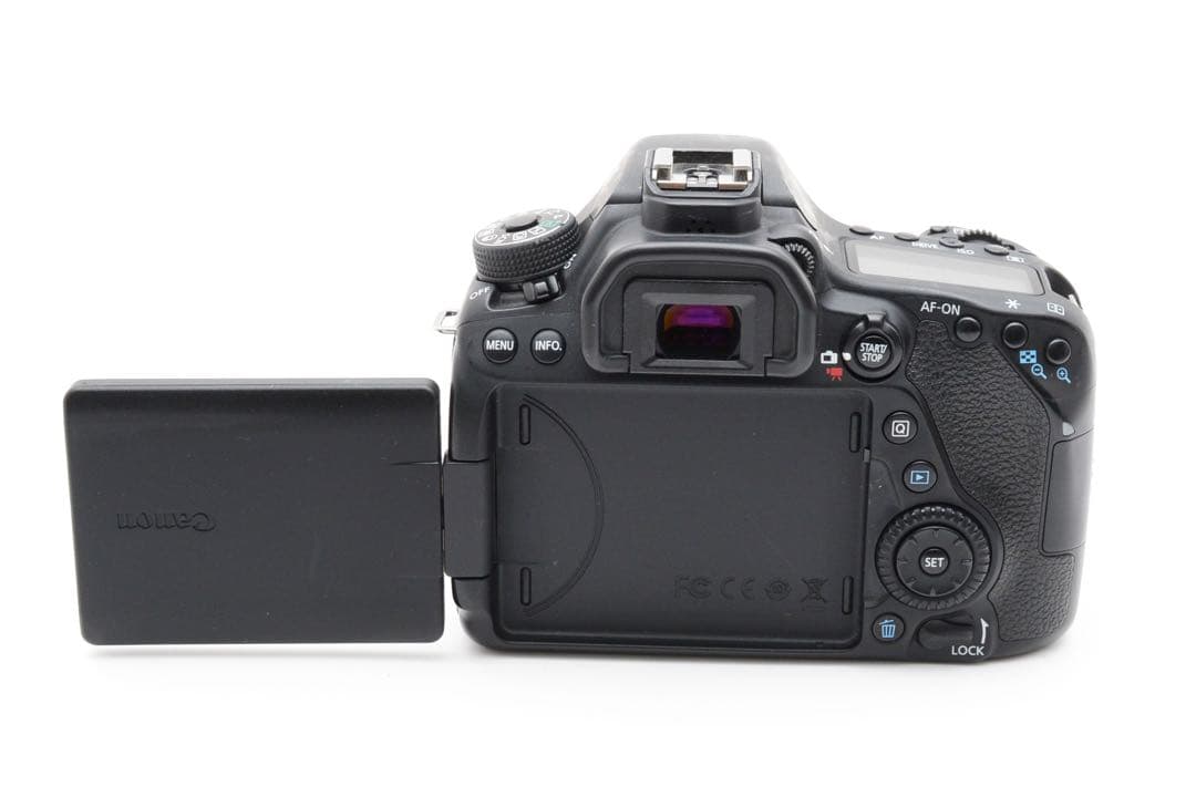 保証付/デジタル一眼レフカメラ/Canon EOS 80D標準レンズセット