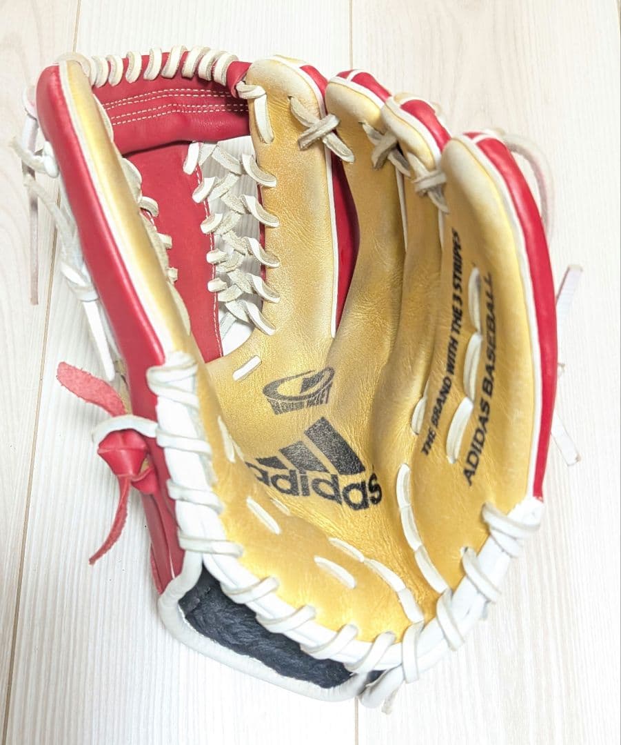 アディダス　軟式一般用グローブ