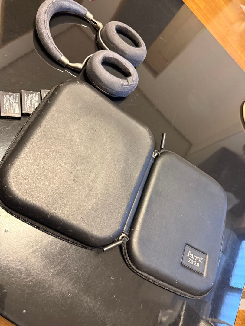 希少 Zik3.0 Bluetooth ヘッドホン バッテリー3 ケース付き