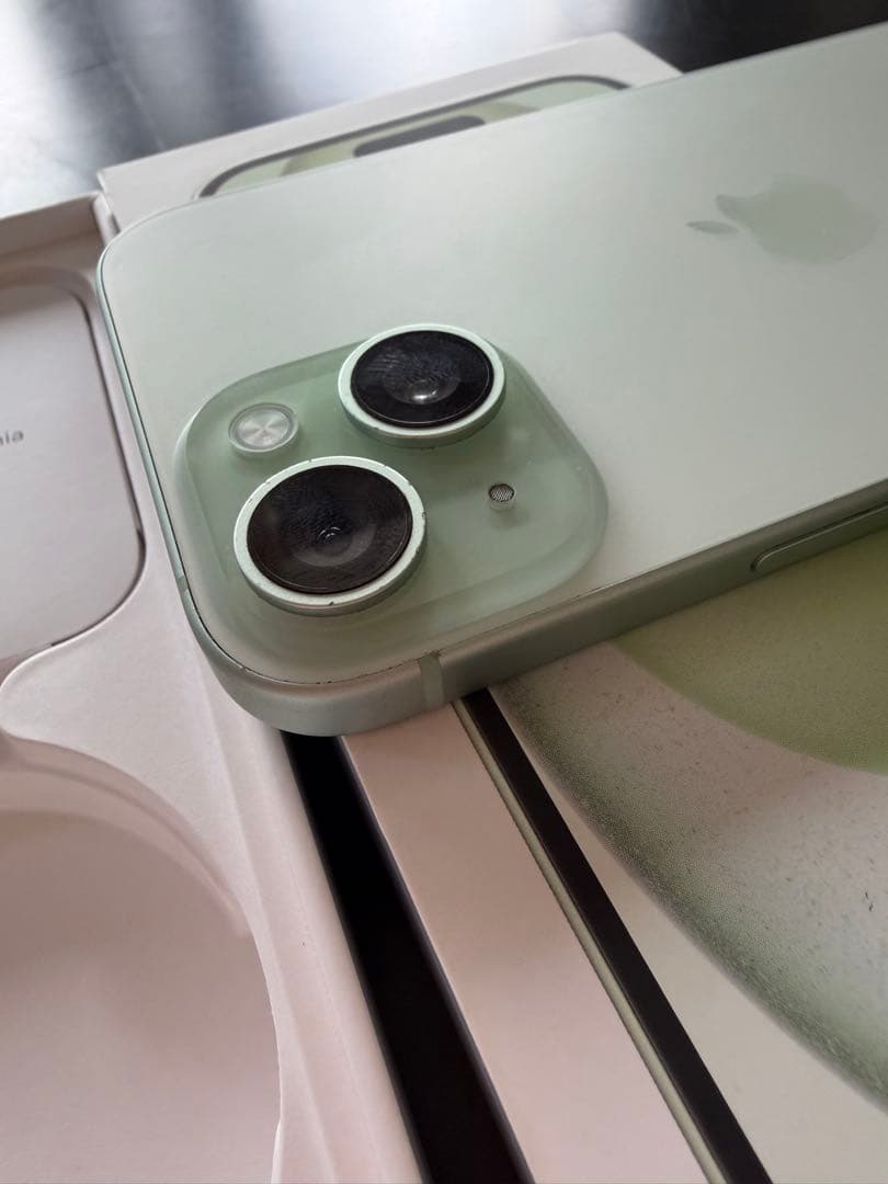 Apple iPhone 15 ミッドナイトグリーン 本体