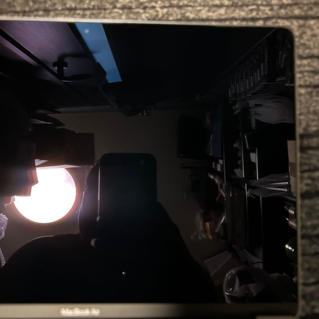 MacBook Air 13インチ A2179 i7 16GB 512GB 4