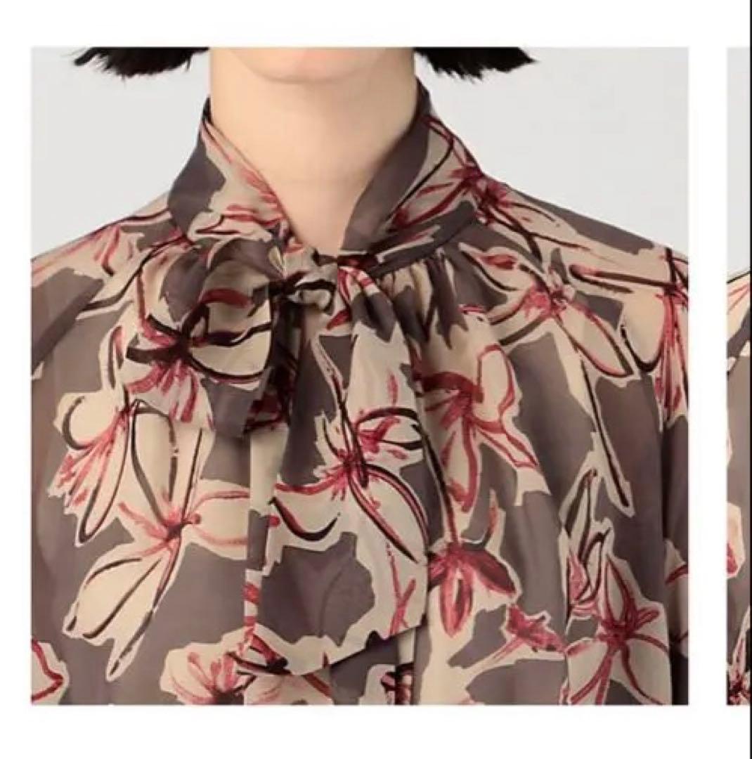 タグ付き新品未使用★ フローフラワープリント ボウタイブラウス