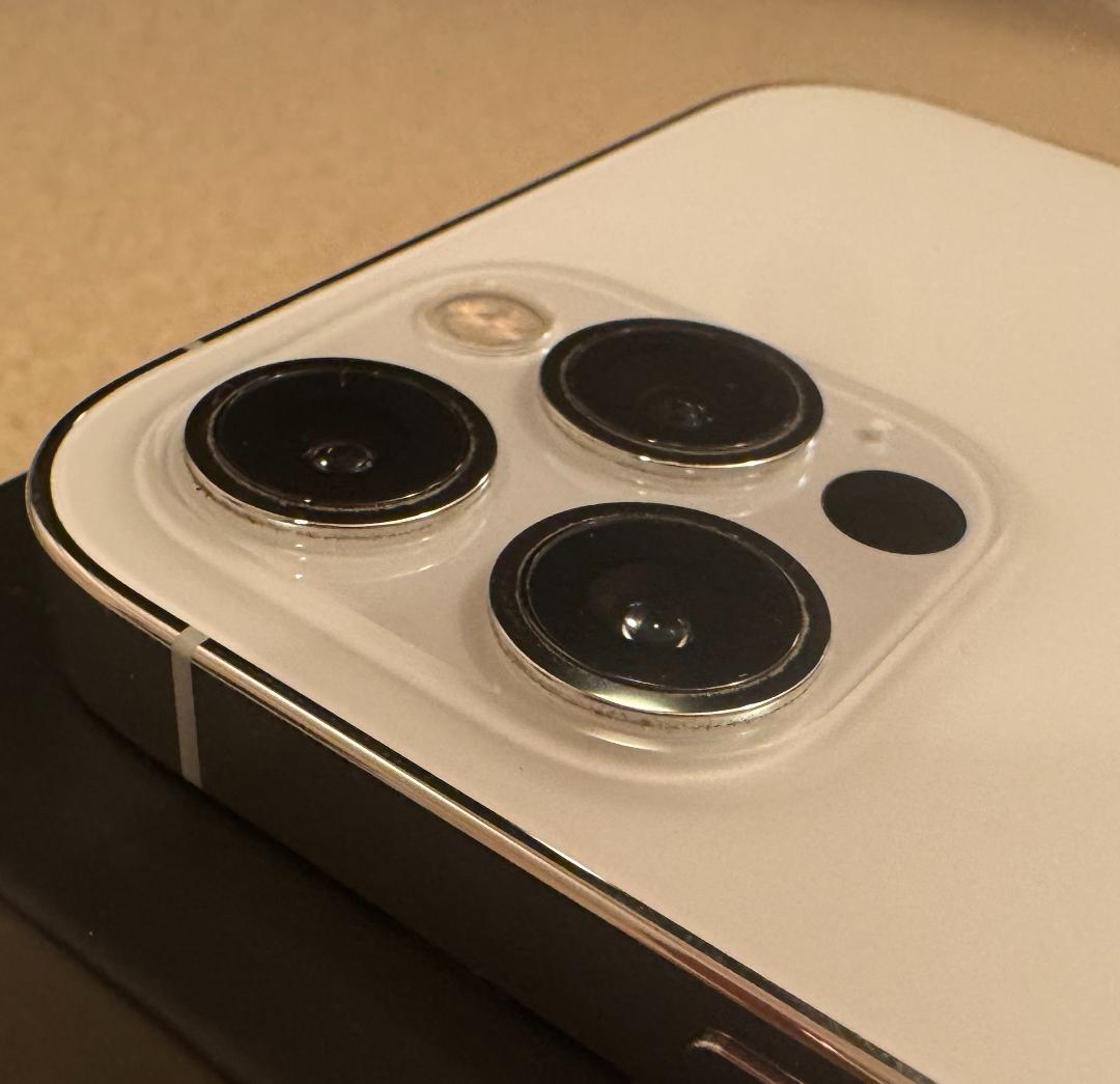 ♫　美品　iPhone 12 pro シルバー 128GB　付属品完備