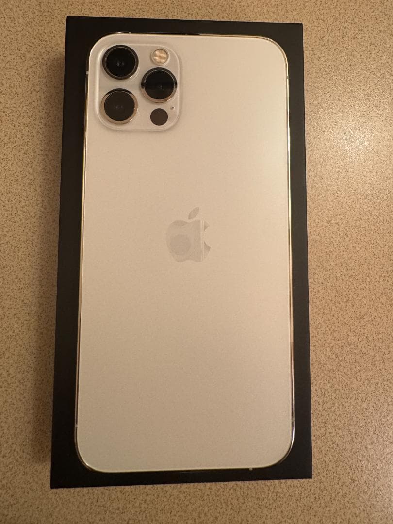 ♫　美品　iPhone 12 pro シルバー 128GB　付属品完備