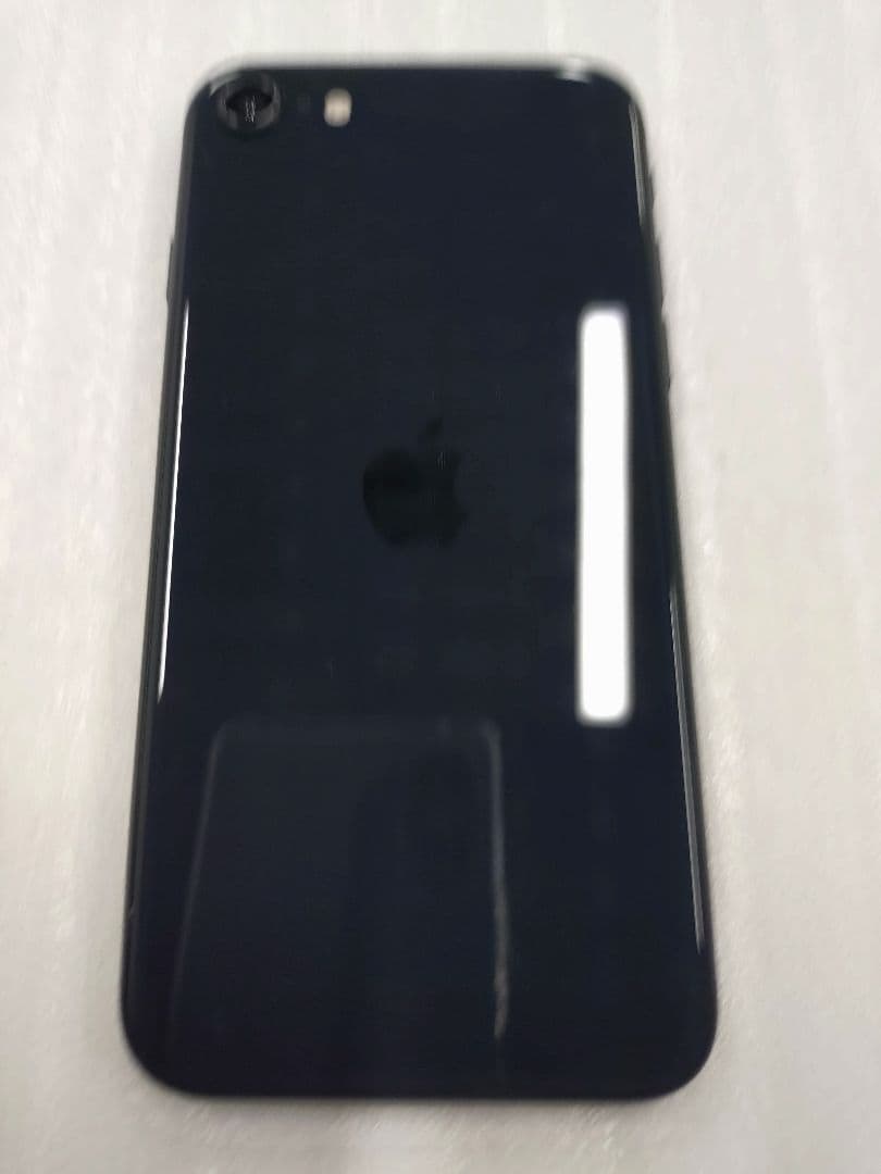 4-378 iPhoneSE　ブラック　本体　64GB SIMロックなし