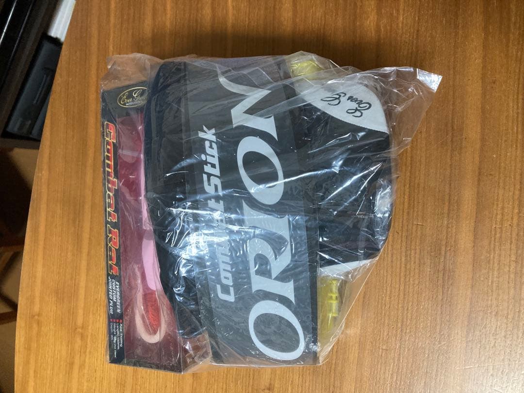 エバーグリーン コンバットORIONのルアー、キャップ、ルアーケースのセット