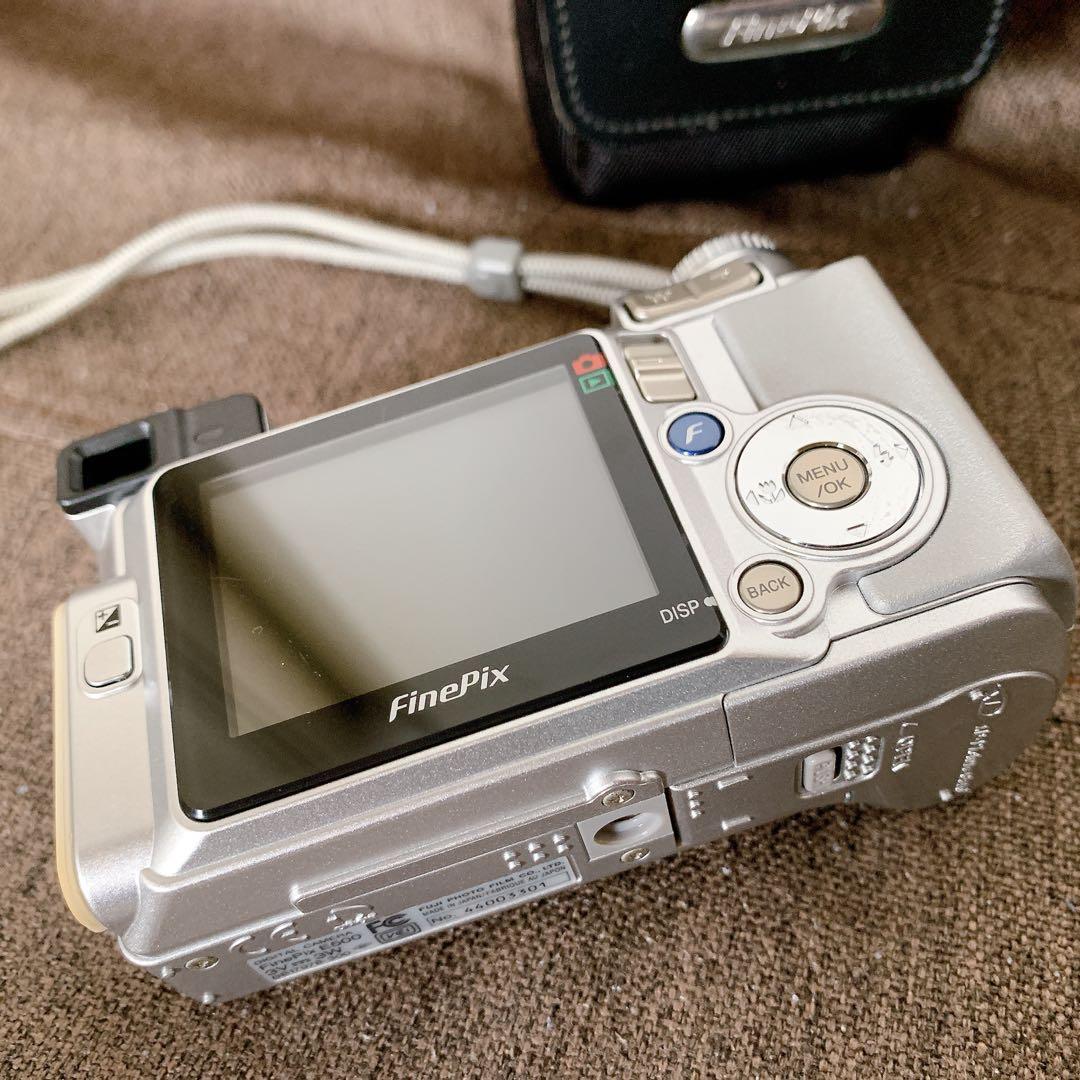 Fujifilm E500 コンパクトデジタルカメラ