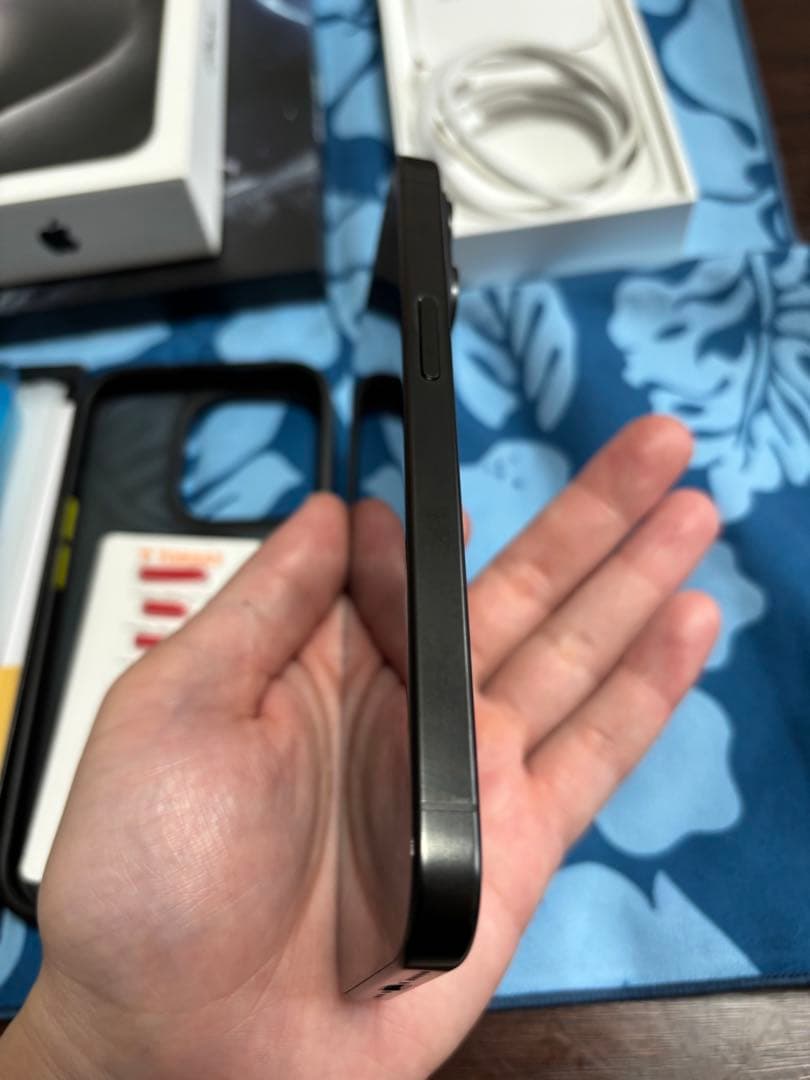 iPhone 15 Pro 1TB 整備済交換品BT100% 付属品完備＋おまけ