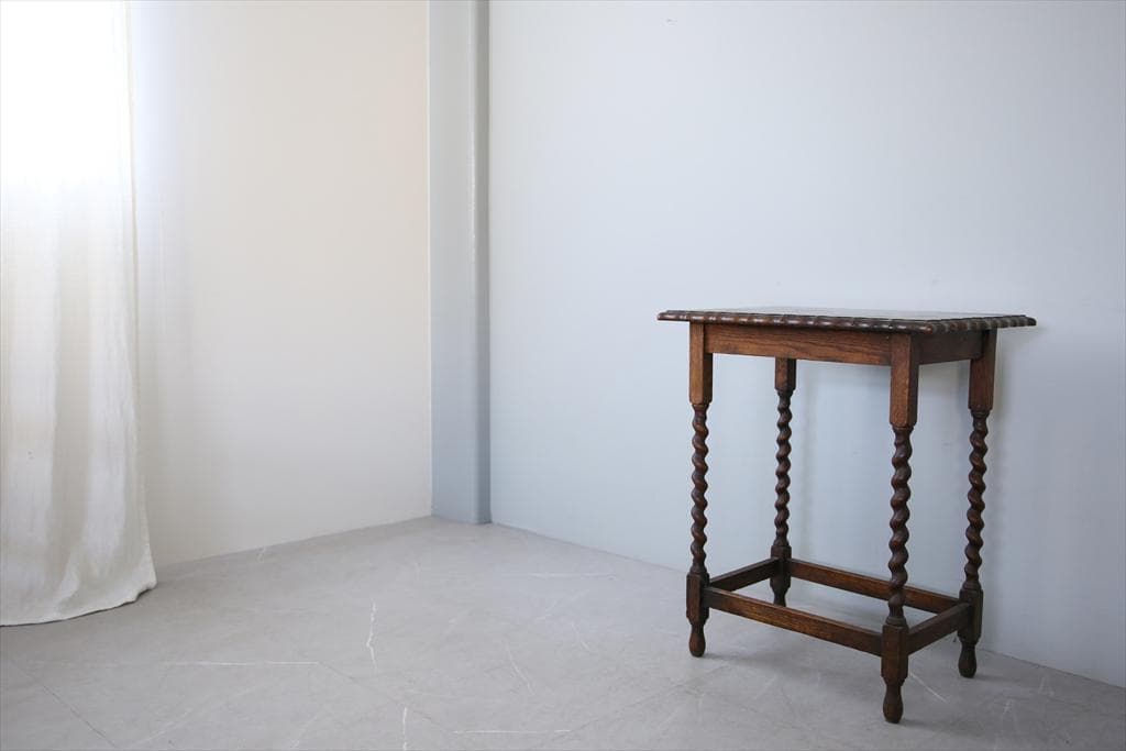 英国アンティーク木製サイドテーブル/オケージョナル机/飾り棚/花台(92-195