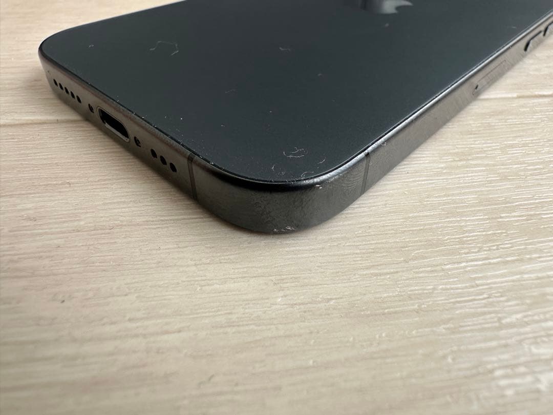 Apple iPhone 15 Pro ブラックチタニウム 128GB