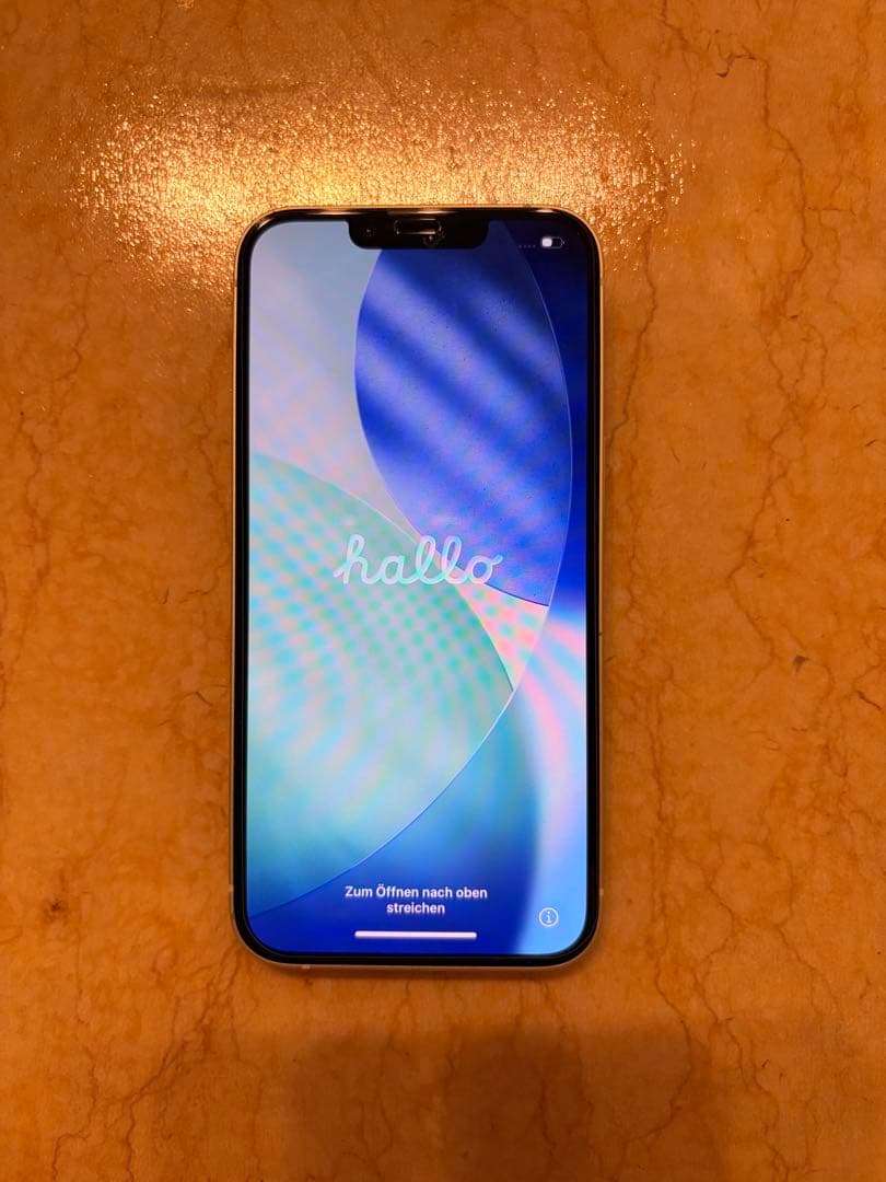 【美品】Apple iPhone 14 ホワイト 本体　256GB