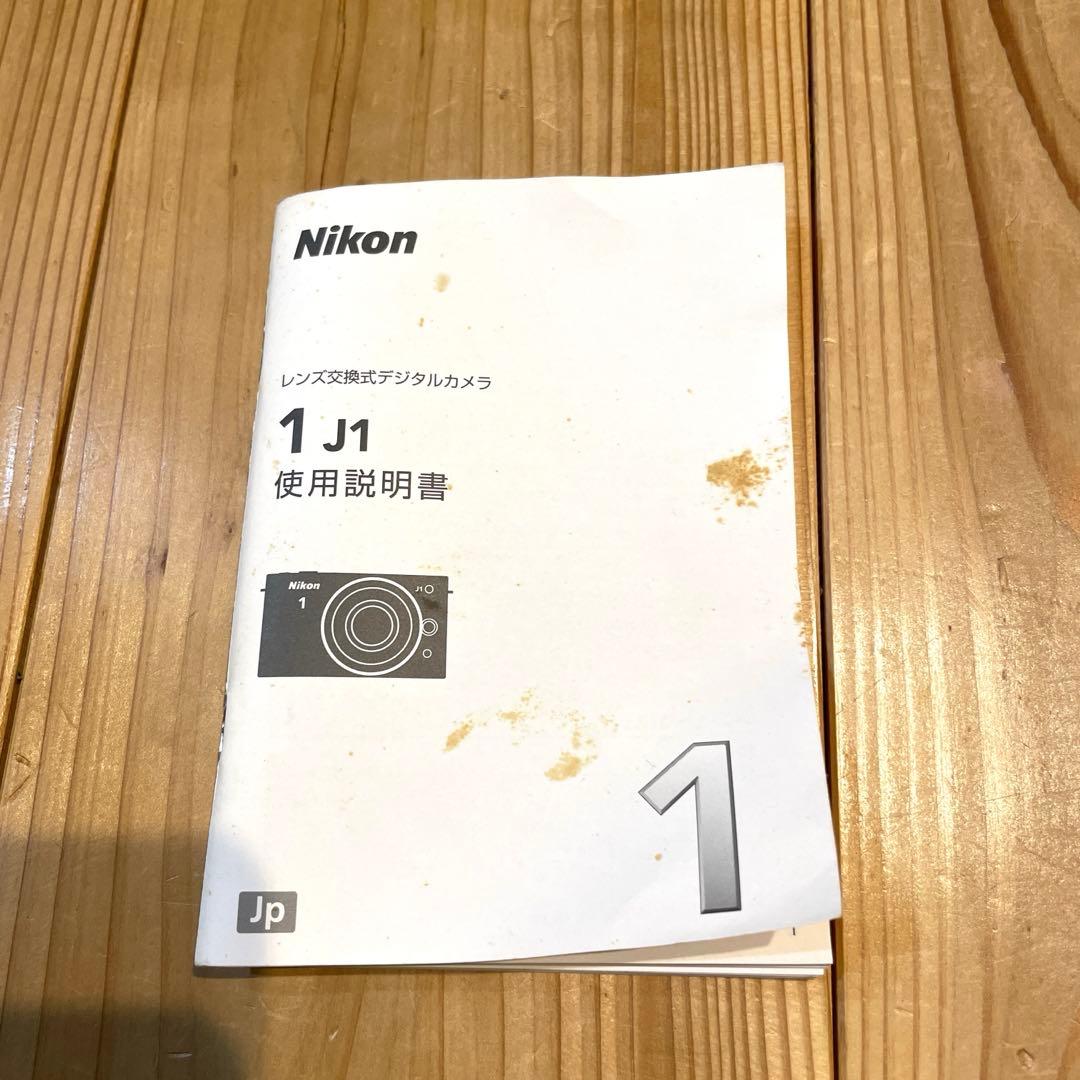 Nikon J1 カメラ 本体 レンズ 充電器 USBケーブル 使用説明書