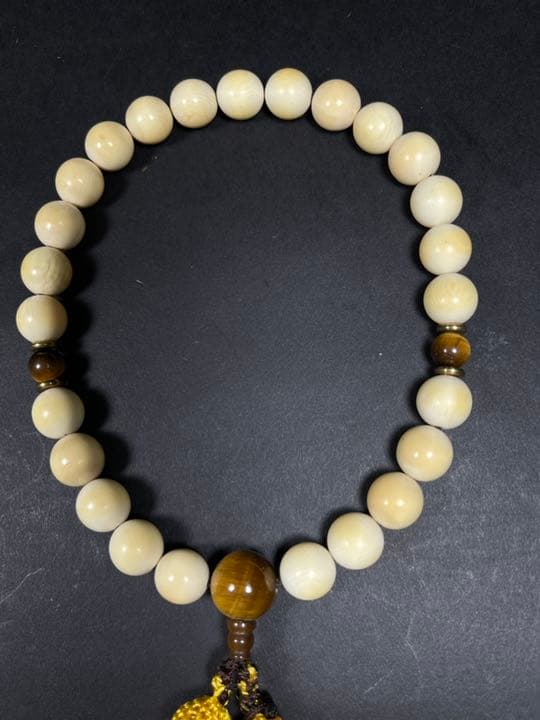 数珠 念珠 仏教美術 玉直径1.2cm 重量５1.6ｇです。中古品です。