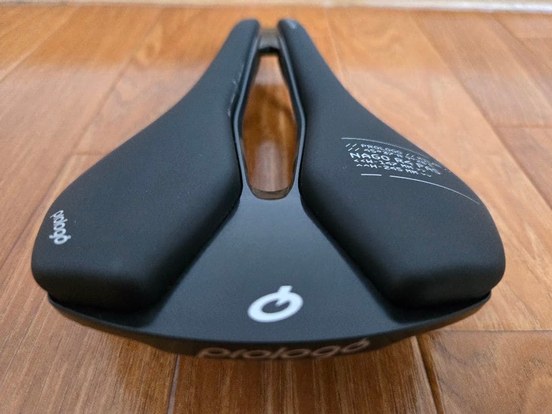 プロロゴ prologo NAGO R4 PAS TiroXレール サドル