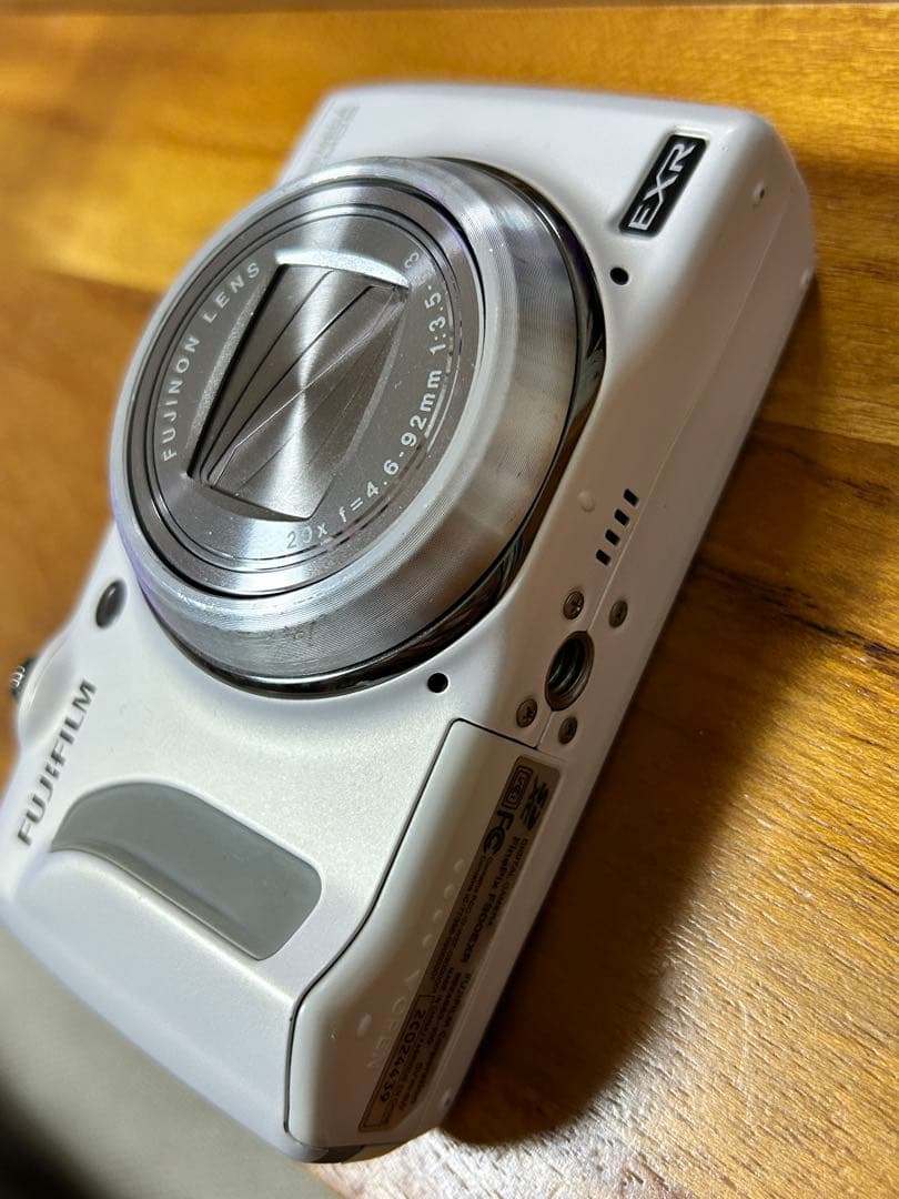 デジタルカメラ Fine pix F800EXR FUJIFILM