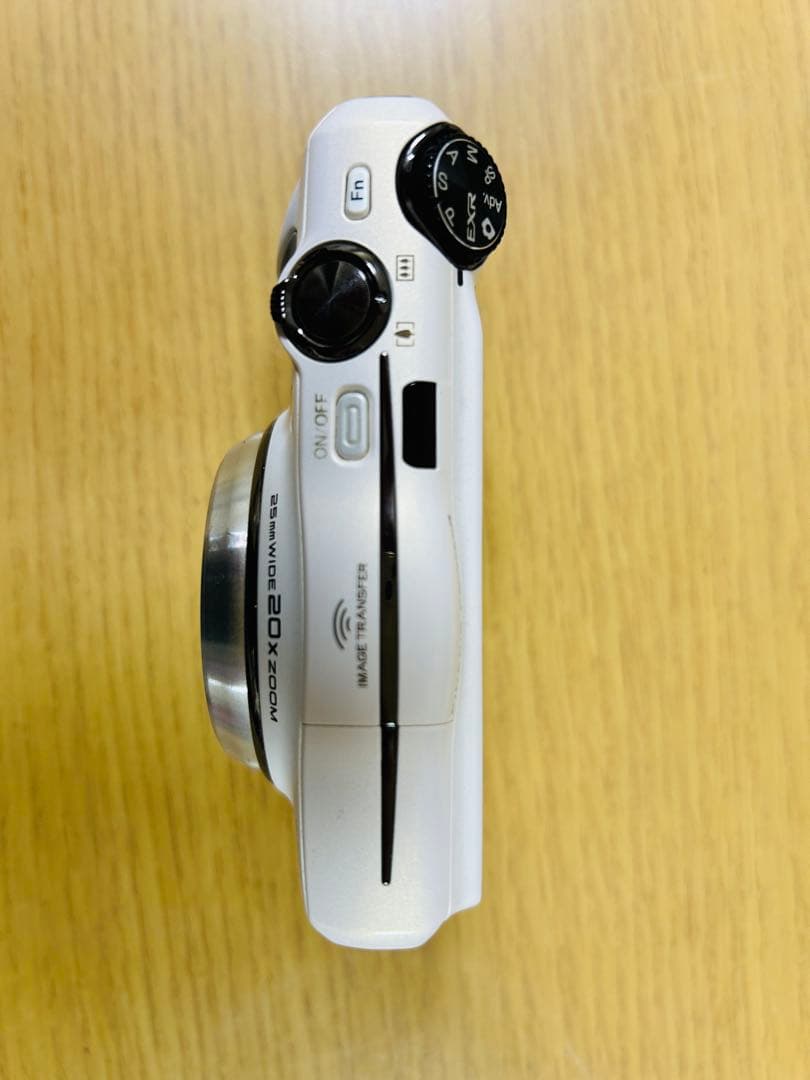 デジタルカメラ Fine pix F800EXR FUJIFILM