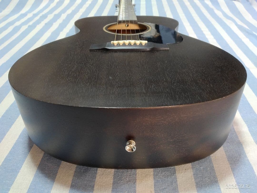 S.YAIRIのオールマホガニーアコースティックギターYF-04BL美品です。