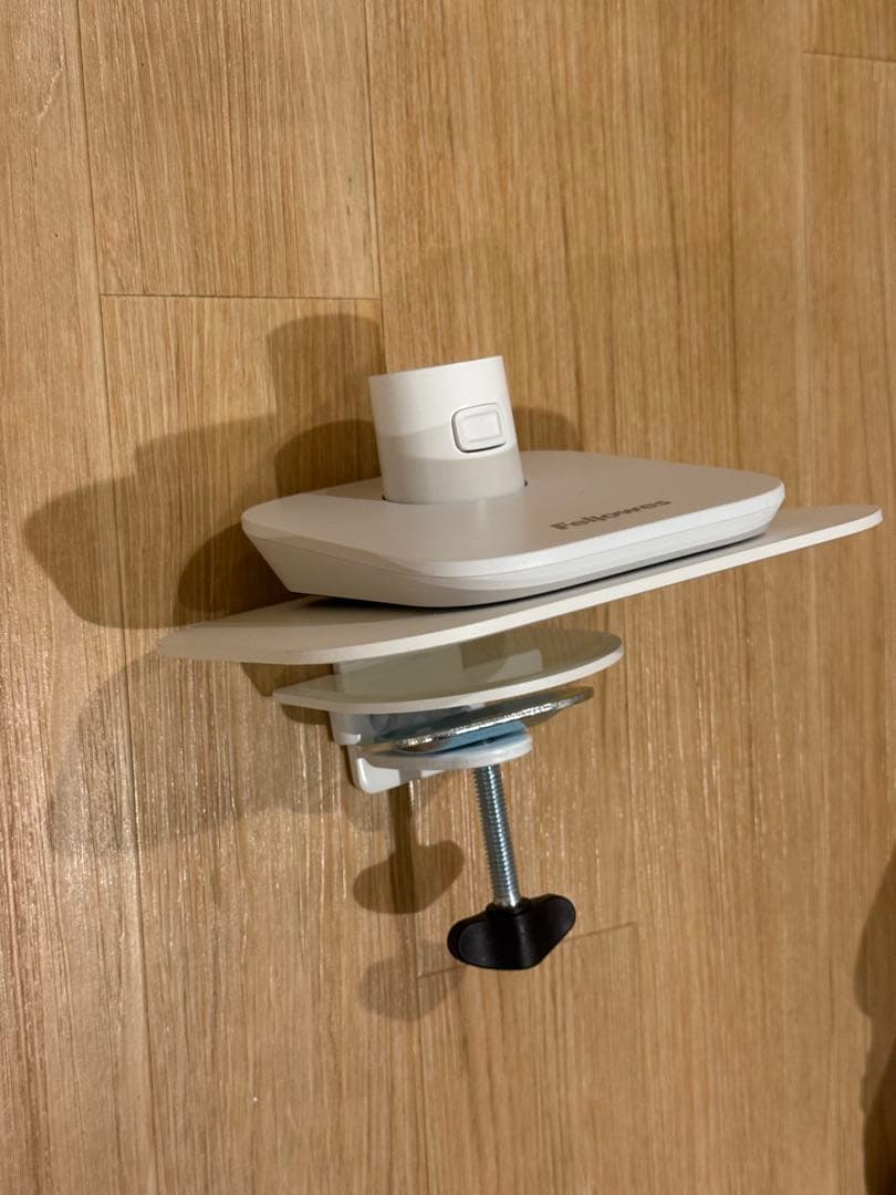 Fellowes モニターアーム ホワイト （在庫9台あり 価格は1台）