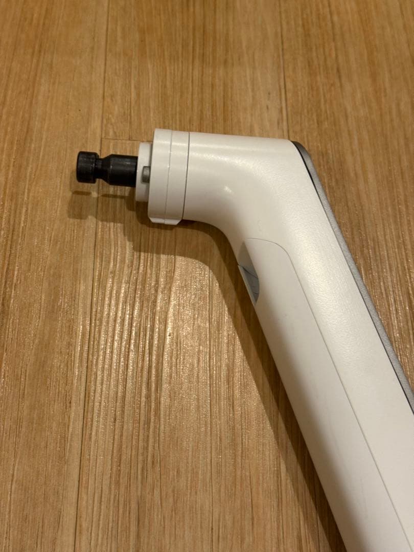 Fellowes モニターアーム ホワイト （在庫9台あり 価格は1台）