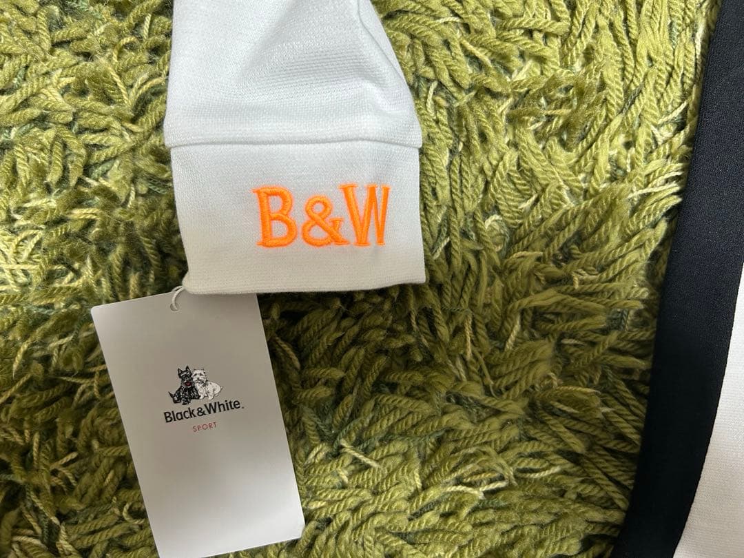 ブラック&ホワイト　レディースハイネック