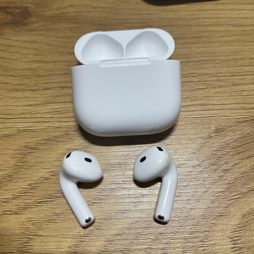 Apple Airpods 第4世代　ノイズキャンセリング付きなし