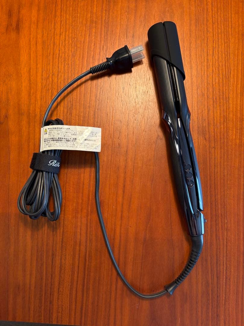 【美品】リファ　ストレートアイロン ブラック