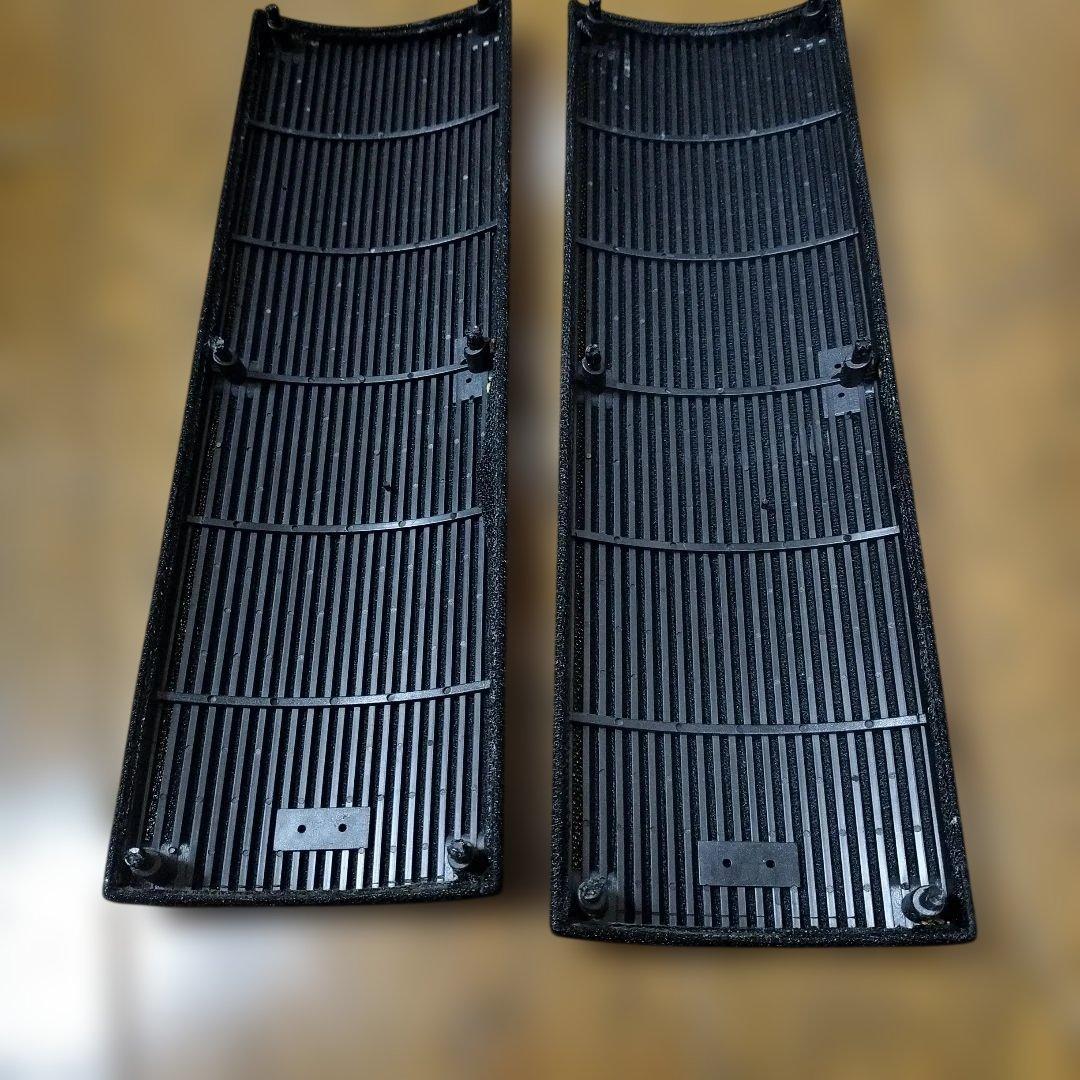 ブラックタワースピーカー