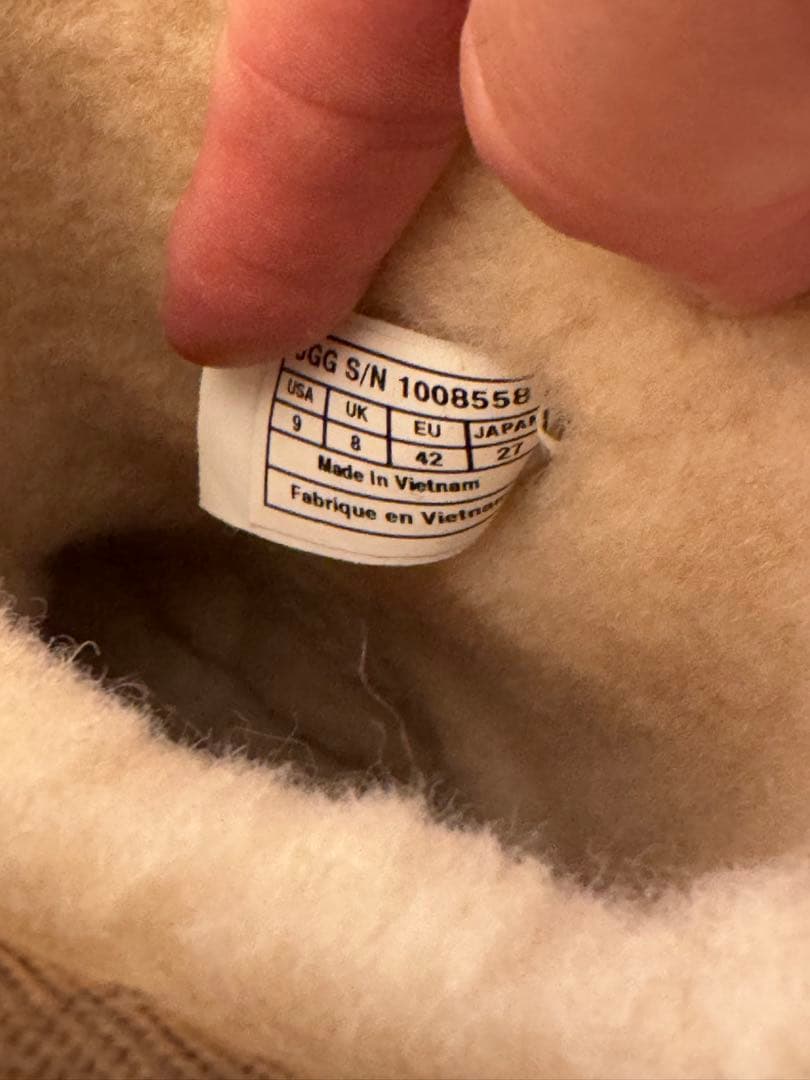 UGG Classic Short / チェスナット系（型番 1008558）