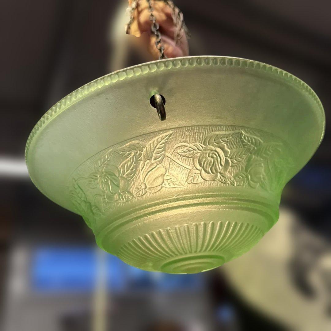 ウランガラスのランプシェード　吊り下げ式